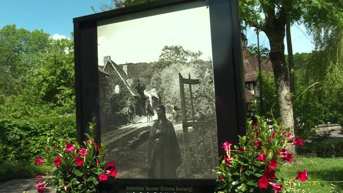 Bicentenaire de Flaubert : les photos de tournage des adaptations de "Madame Bovary" exposées à Lyons-la-Forêt