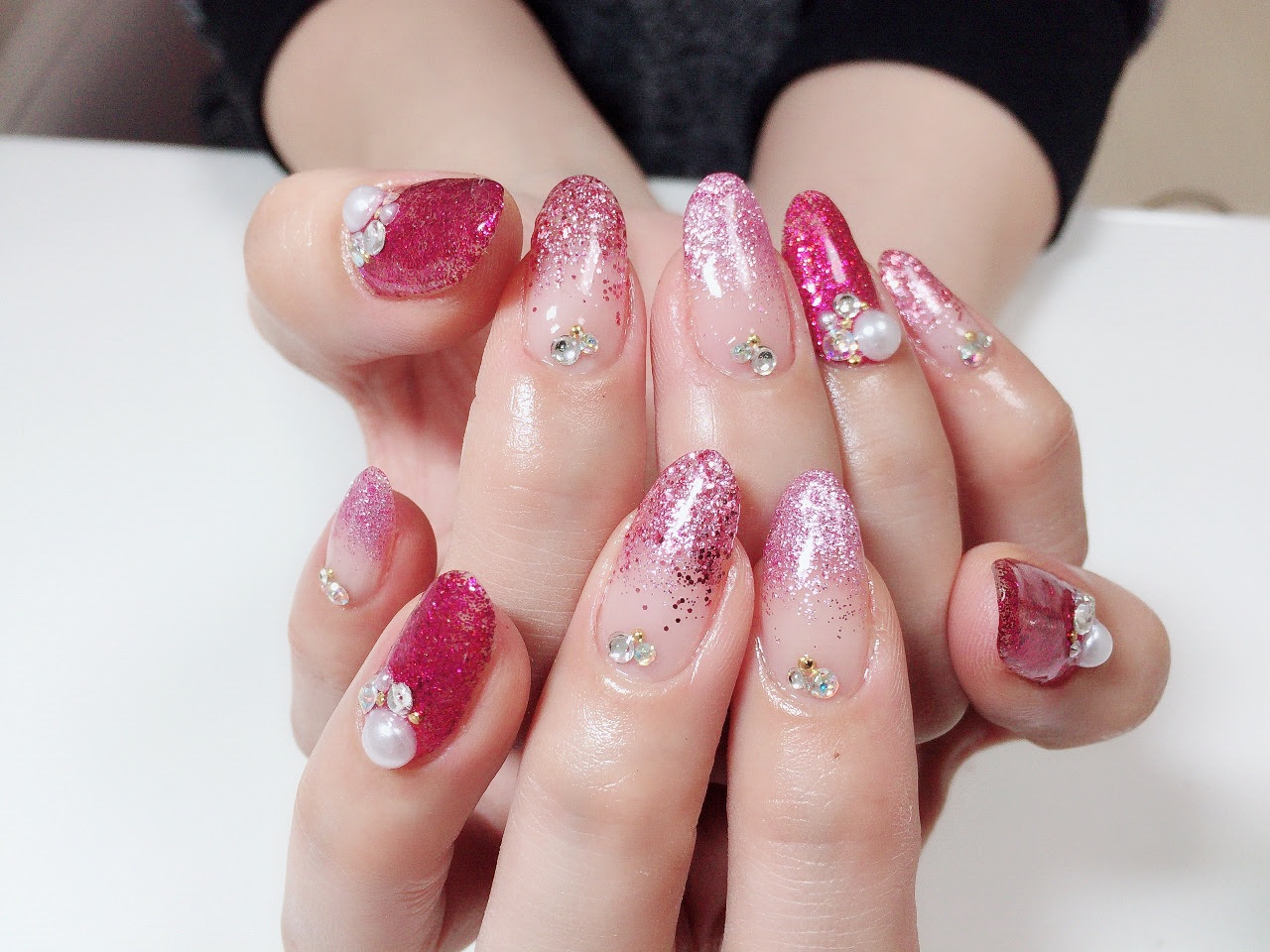 最高 Ever ネイル グラデーション ピンク ラメ 美しいネイルトレンド