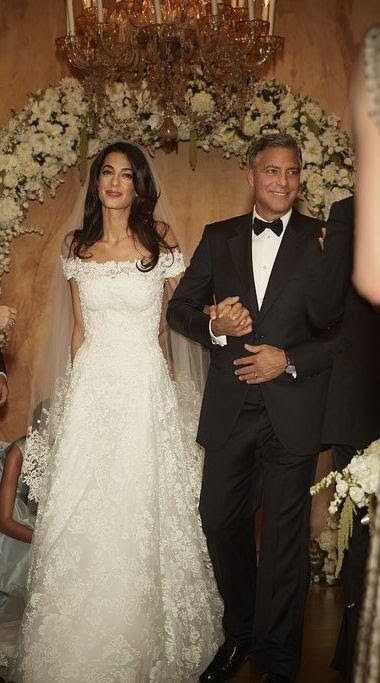 George clooney and amal alamuddin's wedding annviersary. Amal Alamuddin Stunned In Oscar De La Renta On Her Wedding Day 2321808 Weddbook