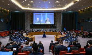 Una amplia vista de las cámaras del Consejo de Seguridad de la ONU mientras sus miembros se reúnen para tratar la situación en Oriente Medio, incluida la cuestión palestina.