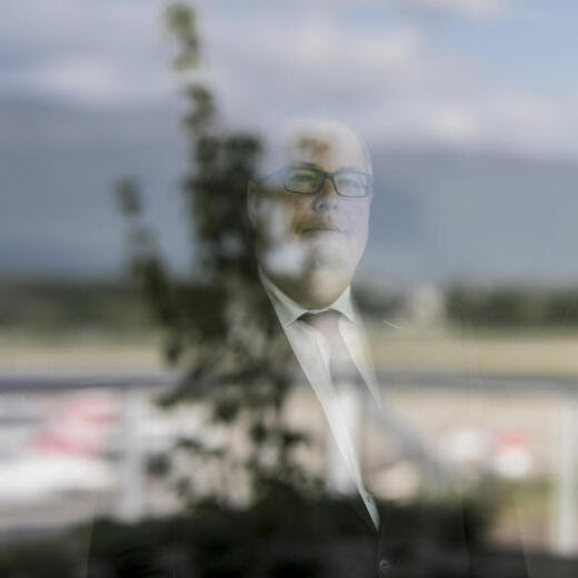 André Schneider, directeur de l'aéroport de Genève.sur la nouvelle terrasse pour le public . Cointrin, canton de Genève, Suisse. 27.5.2021. Eddy mottaz / Le Temps