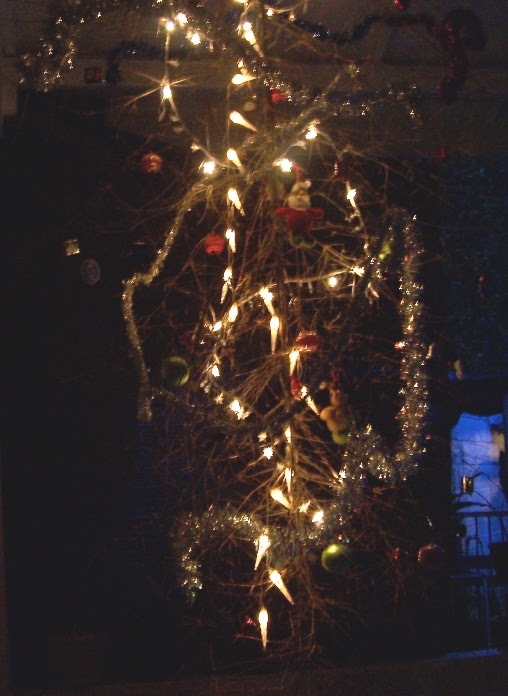 Tip 68 Dekorasi Natal: Pohon Natal Terbalik dari Ranting ...