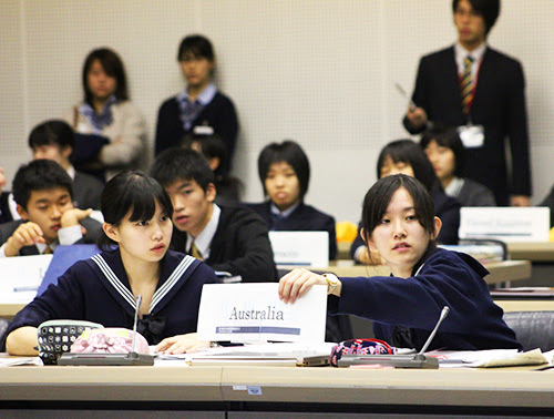 ファッショントレンド ユニーク実践 女子 学園 制服