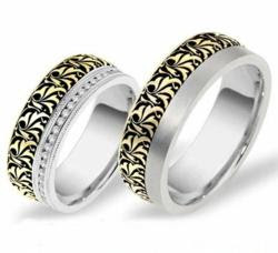 She gives him juliets wedding ring. Trendy Wedding Rings In 2016 Romeo And Juliet Wedding Ring Set