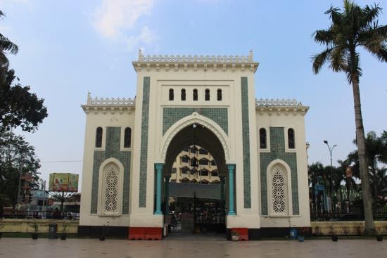  Gambar  Gerbang  Masjid Pagar Rumah