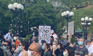 Manifestacion en la ciudad de Nueva York para exigir justicia y protestar contra el racismo y la brutalidad policíaca en Estados Unidos, tras la muerte del ciudadano afroamericano George Floyd mientras estaba bajo custodia policial.