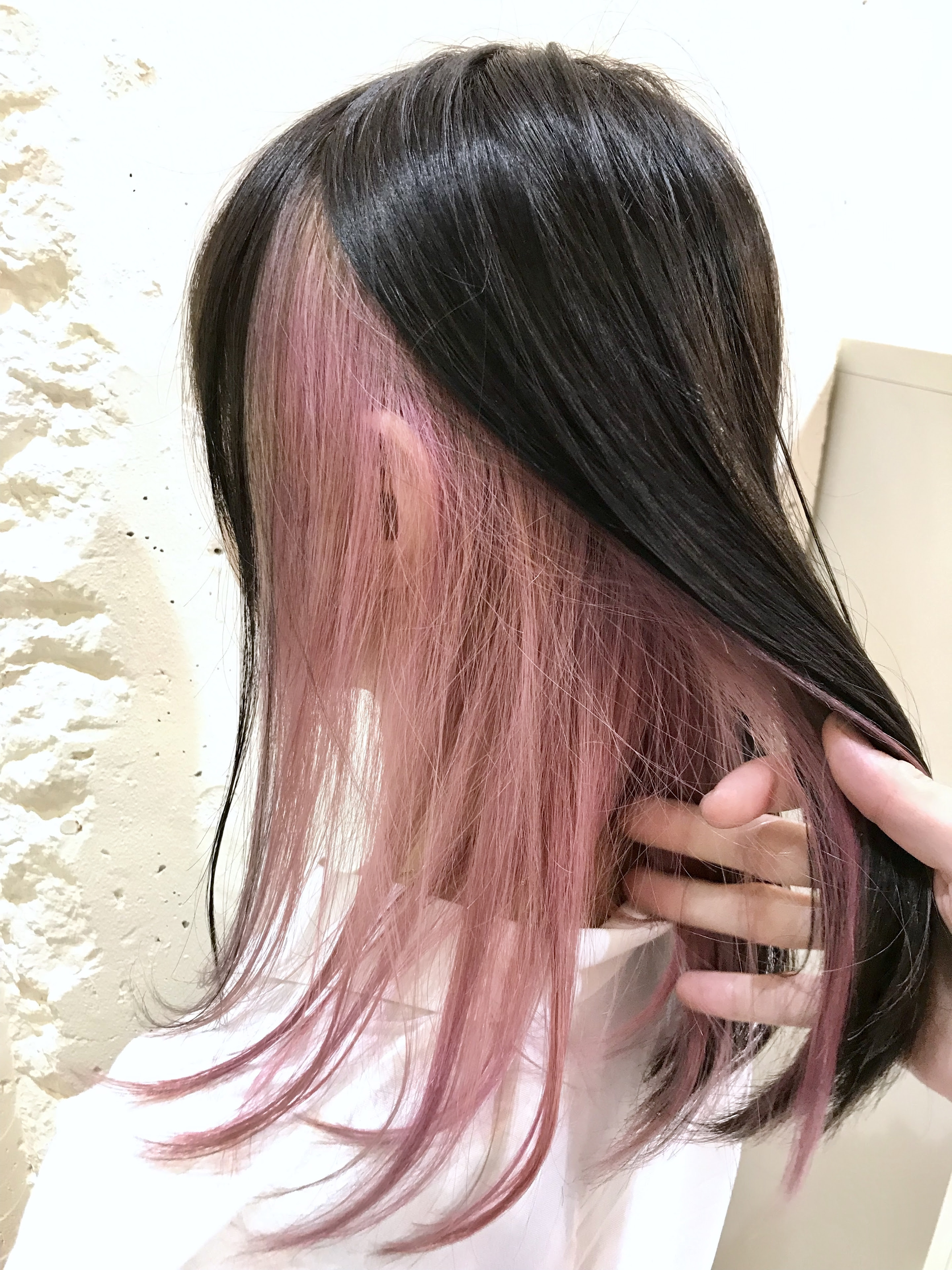 インナーカラー ピンクグレー 美しいネイルトレンド