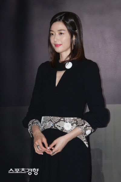 Чжун чжи хён / jun ji hyun (gianna jun) / 전지현 / jeon ji hyeon. ì „ì§€í˜„ ê¹€ì€í¬ ìž'ê°€ ì† ìž¡ê³  ì•ˆë°©ê·¹ìž¥ ë³µê·€í• ê¹Œ ì§€ë¦¬ì‚° ì¶œì—° ê¸ì • ê²€í†  ì¤' ìŠ¤í¬ì¸ ê²½í–¥ ë‰´ìŠ¤ë°°ë‹¬ë¶€