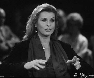 Liebevoll zusammengestellt und vorgelesen von senta berger steht auf dem cover. Senta Berger