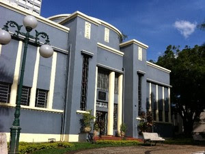 Museu Zoroastro Artiaga, na Praça Cívica, em Goiânia, Goiás (Foto: Luísa Gomes/G1)