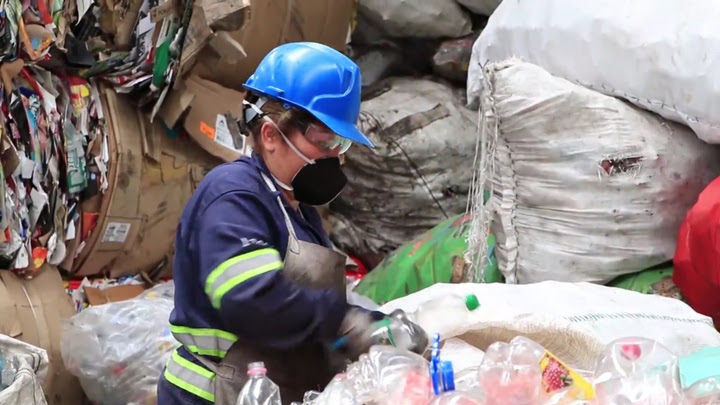 De acuerdo con el comunicado oficial que emitió panaca, sobre las 10:00 de la noche se presentó el incendio, y gracias a la efectiva respuesta de los empleados se activaron los protocolos de emergencia para poner a salvo a todos los animales. Un Rayo Ocasiono Incendio En Panaca En El Quindio Noticias De Norte De Santander Colombia Y El Mundo
