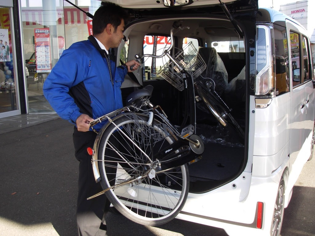 自転車 が そのまま 積める 車