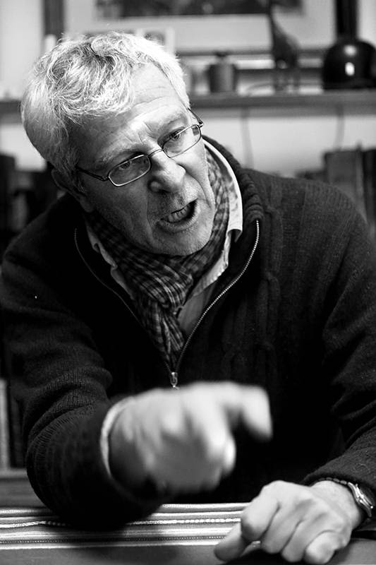 José López Mazz, antropólogo especializado en arqueología, durante la entrevista con la diaria. /Foto: Sandro Pereyra 