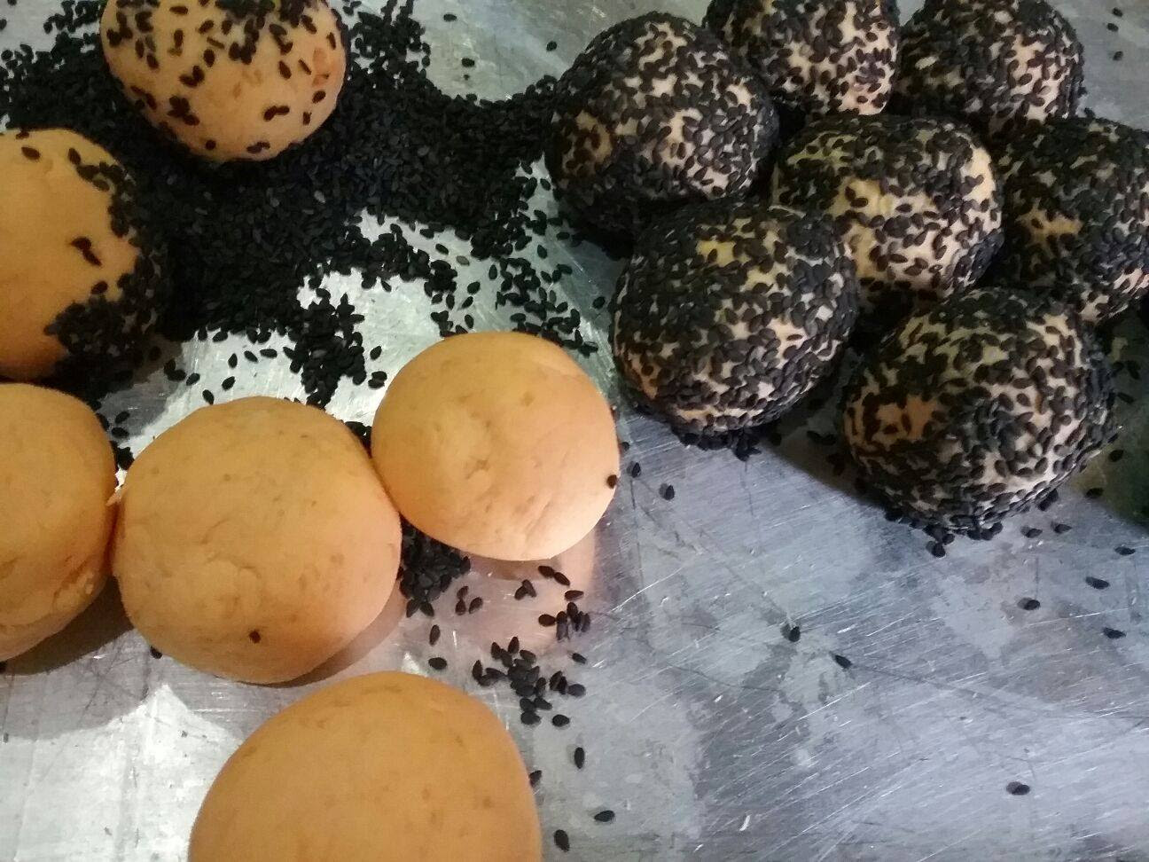 Kuih Bom Bijan Rangup - Contoh Sto