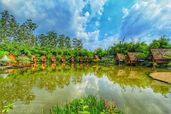 Bukan hanya sd saja, melainkan hingga ke jenjang perguruan tinggi. Biaya Masuk Taman Labirin Cempaka Spf 1607716768190 Biaya Masuk Taman Labirin Cempaka Spf 1607716768190 Meski Jalanannya Berliku Dan Banyak Jebakan Yang Tak Tertebak Kamu Bisa Menemukan Rusa Tutul Dan Danau Buatan Di Ujung
