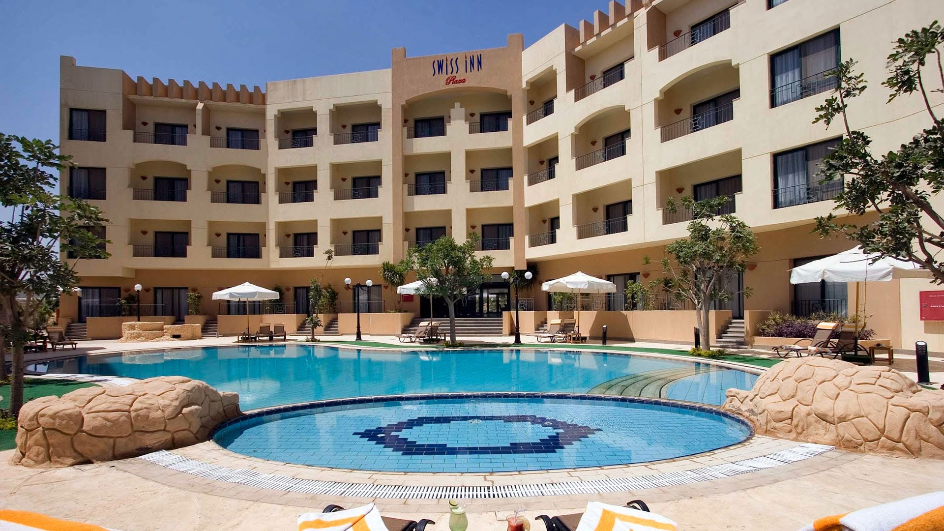 Cairo opera house and museum of islamic art are cultural highlights, and some of the area's landmarks include great. Swiss Inn Pyramids Golf Resort