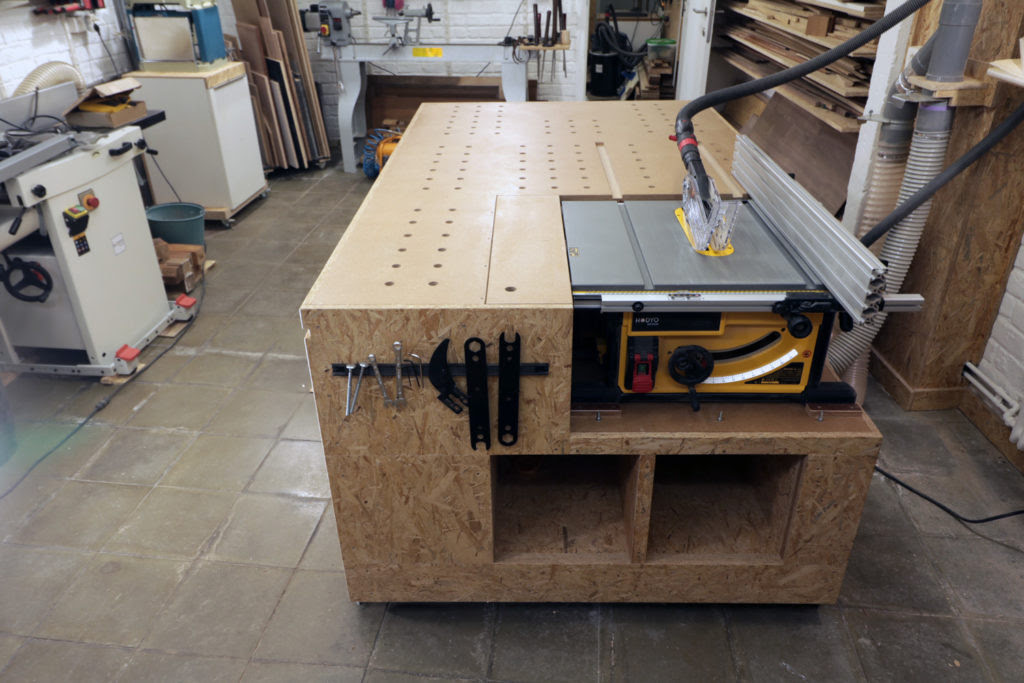 Build the entire workbench system or just the table saw station depending on the size of your workshop and your needs. How I Made My New Mobile Workbench With Built In Dewalt Table Saw