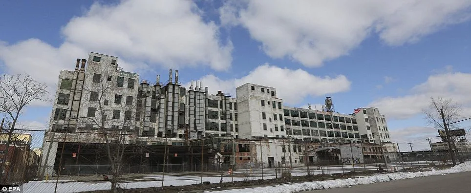 Lost: l'usine du corps de General Motors Fisher abandonnée.  GM est toujours basé à Detroit