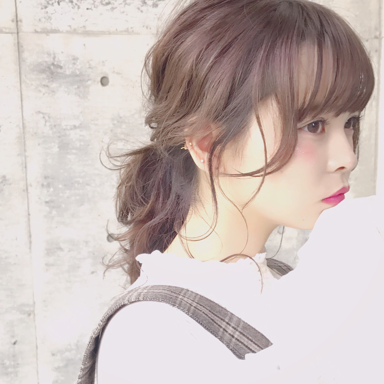 女 髪型 ポニーテール Tinatin Gagua