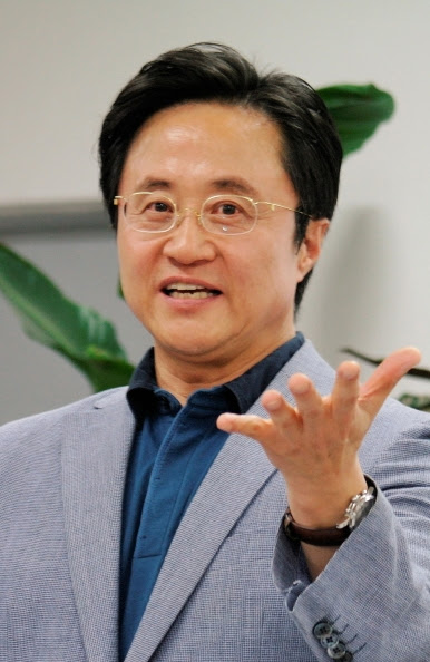 박성민 신임 청년비서관은 올해 25세로 경기 죽전고를 나와 강남대 국어국문학과를 자퇴했다. Ccc ëŒ€í'œ ë°•ì„±ë¯¼ ëª©ì‚¬ 2017í•œêµ­ì‚¬íšŒë°œì „ëŒ€ìƒ ìˆ˜ìƒ ì œíœ´ ê¸°ë…ì¼ë³´