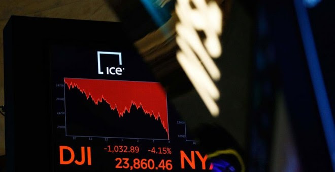 Una pantalla en Wall Street este jueves. REUTERS/Brendan Mcdermid