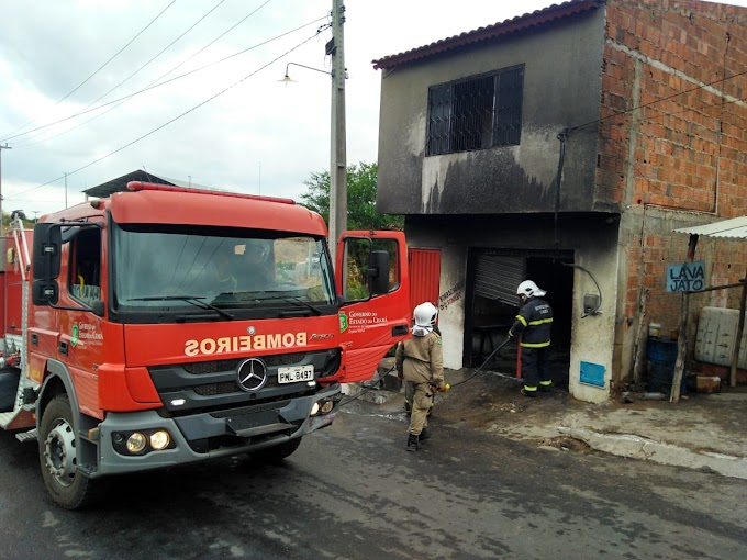 Incêndio destrói oficina e motos em Parambu