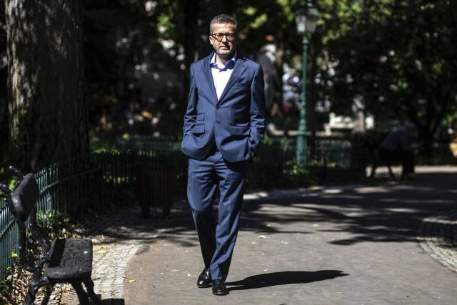 Novo prefeito de Lisboa: “O populismo está matando a democracia”