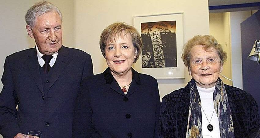 CONFIRMED: Anti-German Parasite Angela Merkel Is A Jew ...