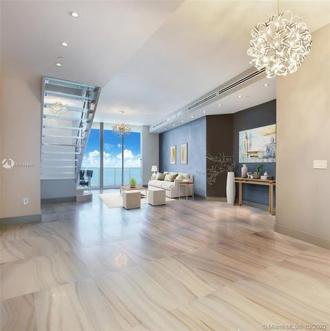 But apparently, texas was not the first place where a house has been bought with bitcoins. A Casa For Your Cryptocurrency 11 Homes You Can Buy With Bitcoin