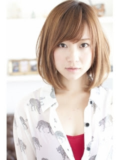 ヘアカタログ ミディアム 軽い