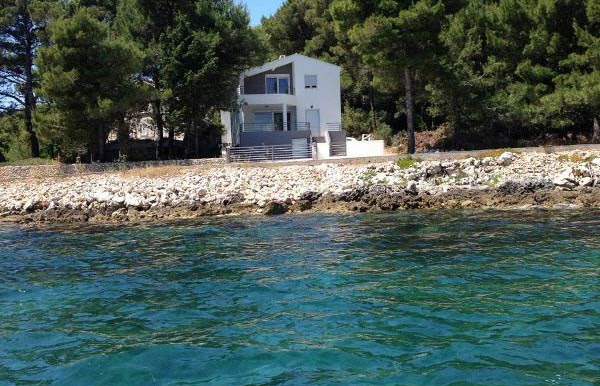 Günstige ferienunterkunft für ihren urlaub mit hund in dalmatien, in absolut ruhiger lage. Haus In Pasman Immobilien Kroatien