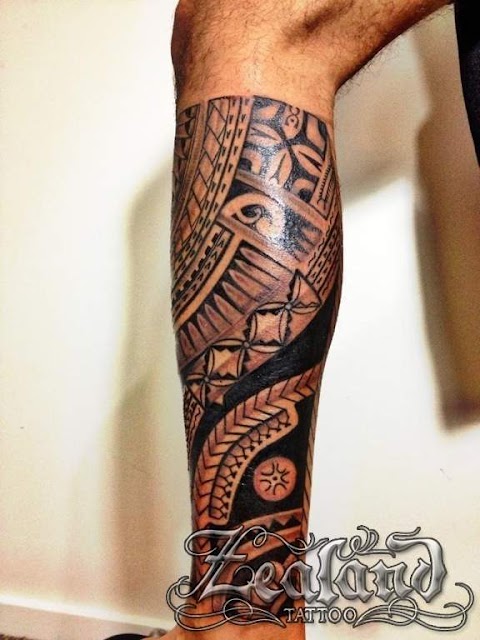 design tattoo  maori di  kaki 
