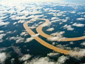 Rios voadores: correntes de vapor-d’água que se formam sobre a floresta amazônica exportam chuvas para a região Sul do Brasil