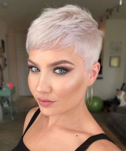 Pojďme se inspirovat naší širokou škálu účes. Pixie Rostacky Kratky Strih Johairstar Magazin