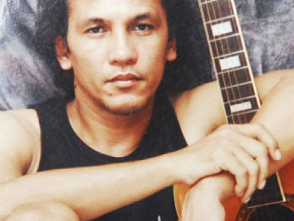Lirik Lagu Aku Papua Franky Sahilatua - Arsia Lirik