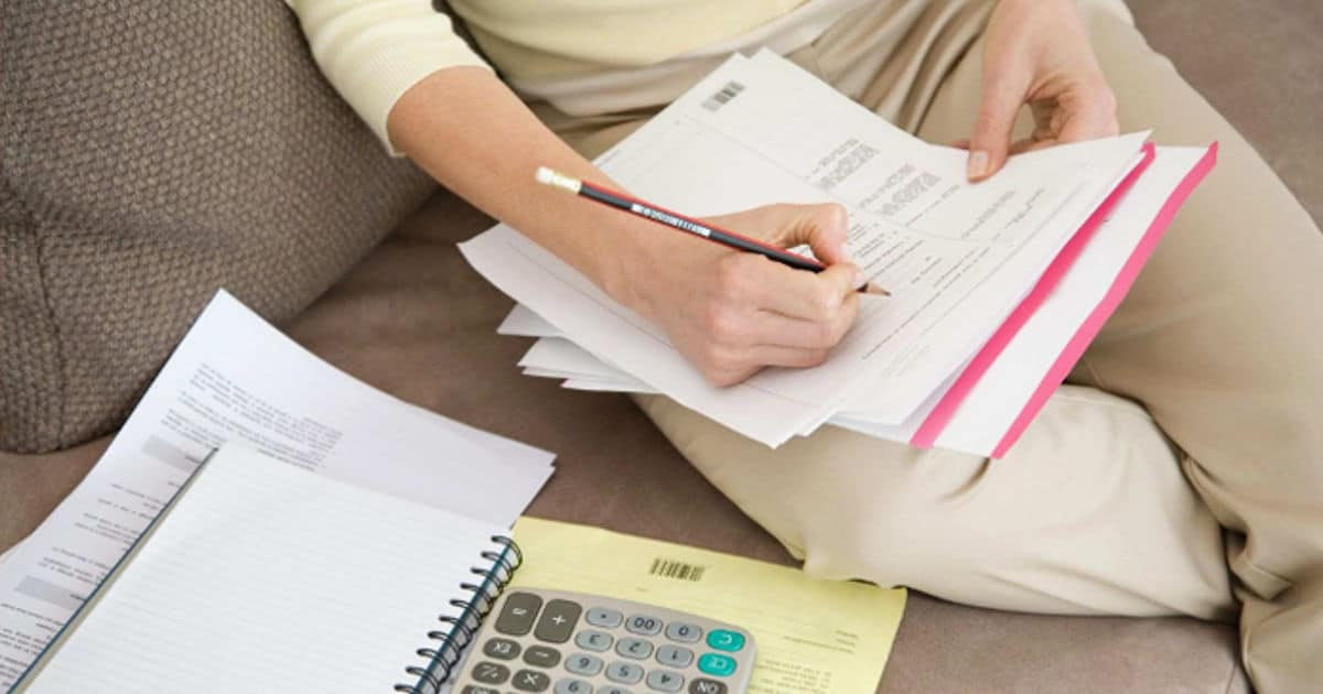 If you don't have any health insurance or other insurance and need to visit the emergency room your out of pocket costs could be as high as $1,233.00 just for the emergency room visit and then there's. 10 Ways To Deal With An Expensive Emergency Room Bill Dailycaring