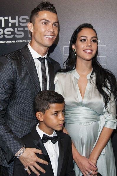 Binnology: Cristiano Ronaldo Wife Age Difference : Cristiano Ronaldo