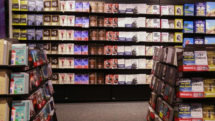 Confinement : en réponse à la colère des libraires, les rayons livres des grandes surfaces seront temporairement fermés dès vendredi soir