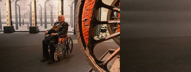 Sobrevivente de Auschwitz revive os horrores do Holocausto em exposição em Nova York