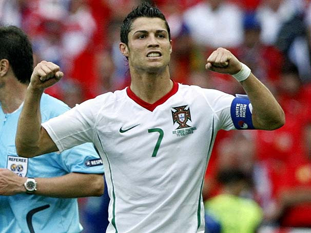 Nihat ha vuelto esta temporada por sus fueros en el villarreal y quiere cerrar su grandísima temporada con una buena actuación en la eurocopa. Globoesporte Com Futebol Internacional Eurocopa 2008 Noticias E Bom Saber Que As Mulheres Estao Do Meu Lado Diz Cristiano Ronaldo