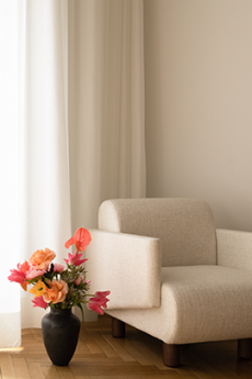 It is a perfect choice for the dining room, living room, cafe and office. Zoo Magazine