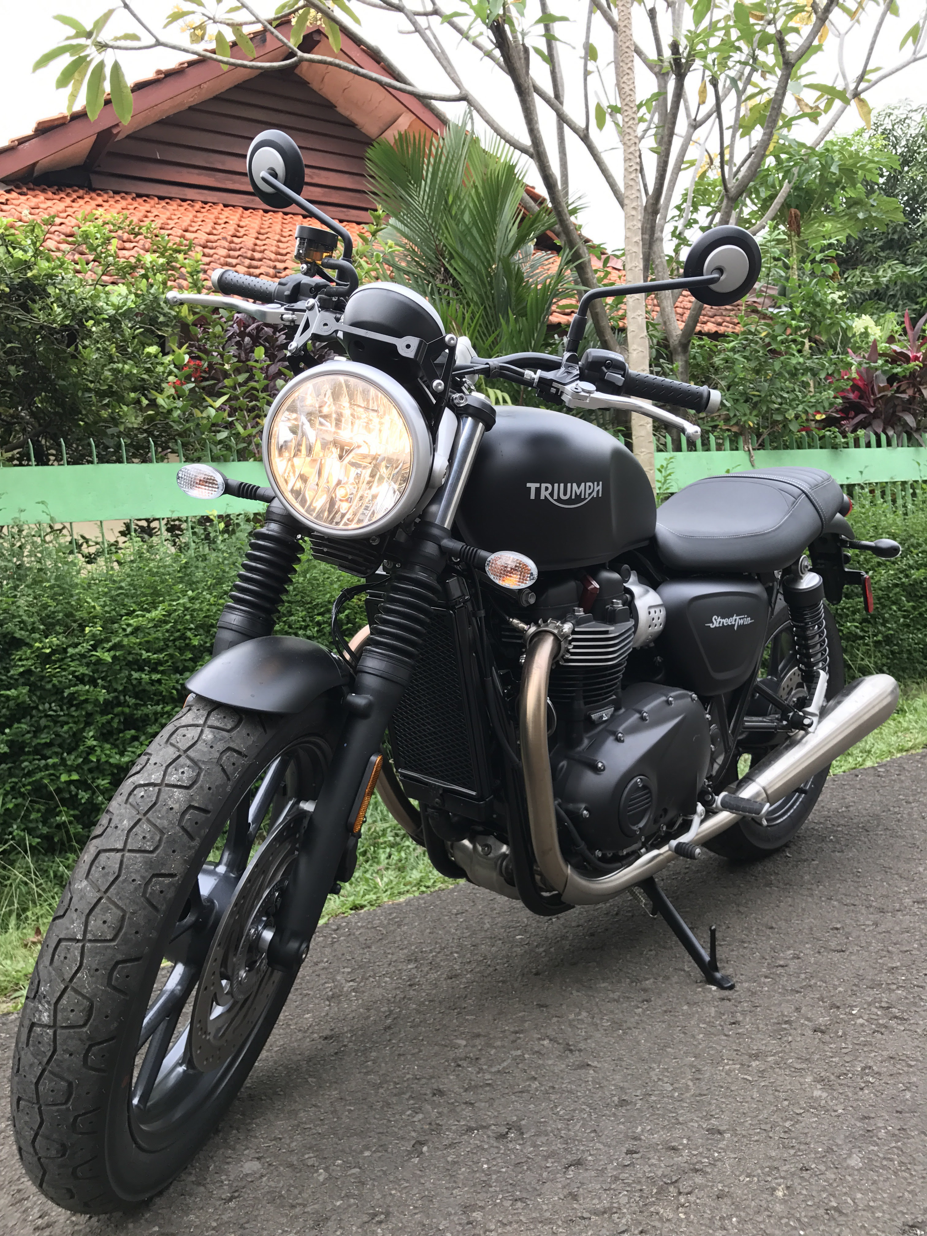 Koleksi Gambar Kartun Naik Motor Berdua | Sobatbiker