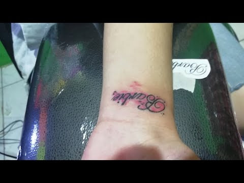 Paling Keren 13 Contoh Tato Tulisan Nama Di Tangan Paling Keren 13 Contoh Tato Tulisan Nama Di Tangan