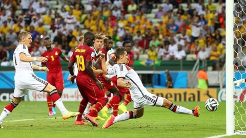 Tình huống Klose ấn định tỷ số hòa 2-2