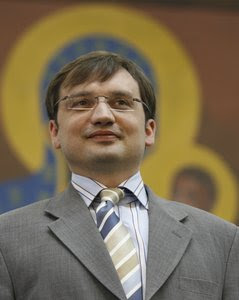 Minister sprawiedliwości zbigniew ziobro zapowiada zero tolerancji dla pseudokibiców. Zbigniew Ziobro Muzeum Iv Rp