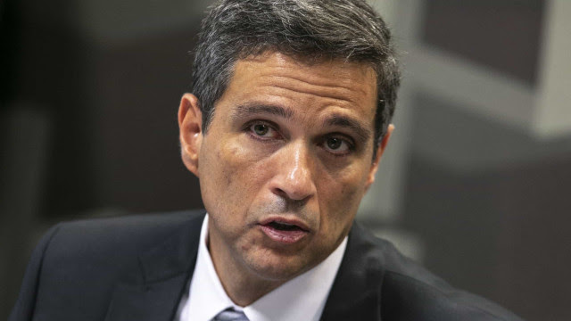 Roberto Campos Netos diz que 'subiu a barra' para o fiscal no Brasil