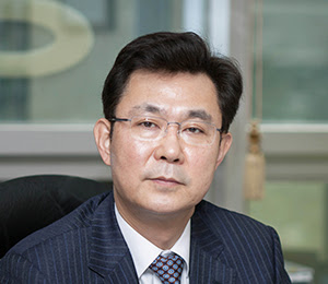 많은 커뮤니티에서 양창섭 거르고 김영준 이란 말이 간간이 나왔다. ë³€í˜¸ì‚¬ ê¹€ì˜ì¤€