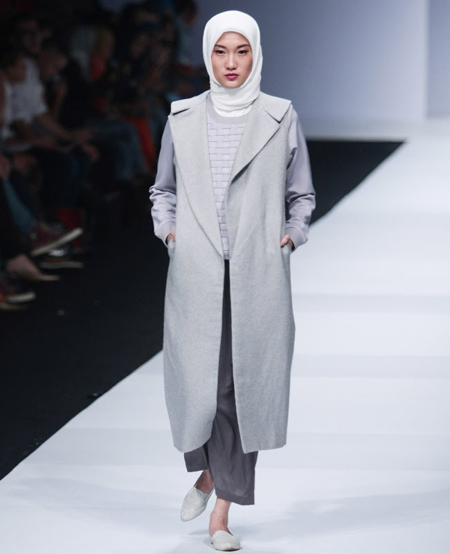  Baju  Muslim Hitam Putih  Terbaru Galeri Hijab 