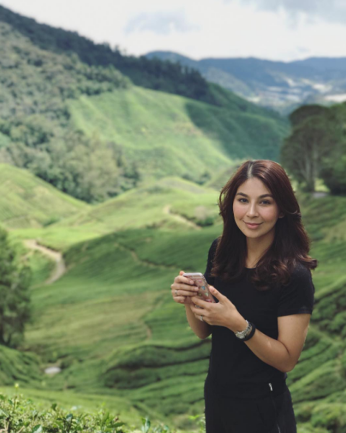 Foto Dahlia Shazwan Wanita Cantik Bintang Iklan Trivago