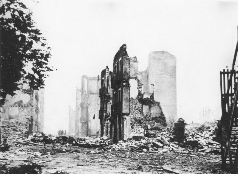 Ficheiro:Bundesarchiv Bild 183-H25224, Guernica, Ruinen.jpg